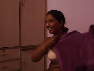 សិខ្លាញ់វីដេអូបុរសឥណ្ឌាម្ដាយមី ១០៩៦ ម្ចា pissing សិច