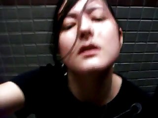 សិចរន្តលើបណ្តាញចាក់ថ្នាំសង្គមសម្រេផ្ទះបានធ្វើឱ្យបុរស