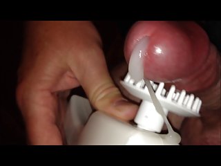 ញ័រធាតុចម្ងាយជិតបុរសនិងវីដេអូសិចតូចណាស់មេ